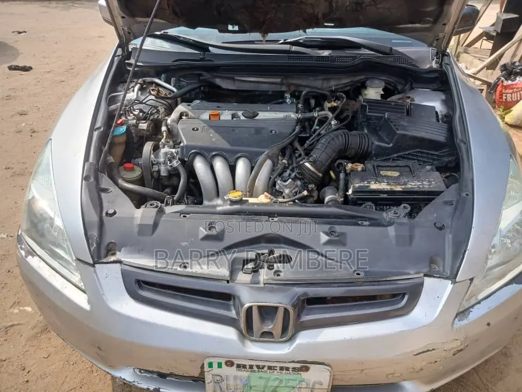 Honda Accord 2004 Silver