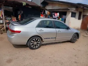 Honda Accord 2004 Silver