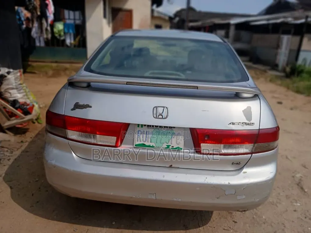 Honda Accord 2004 Silver