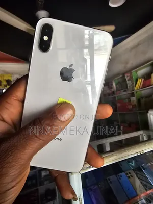 Apple iPhone XS 64 GB White