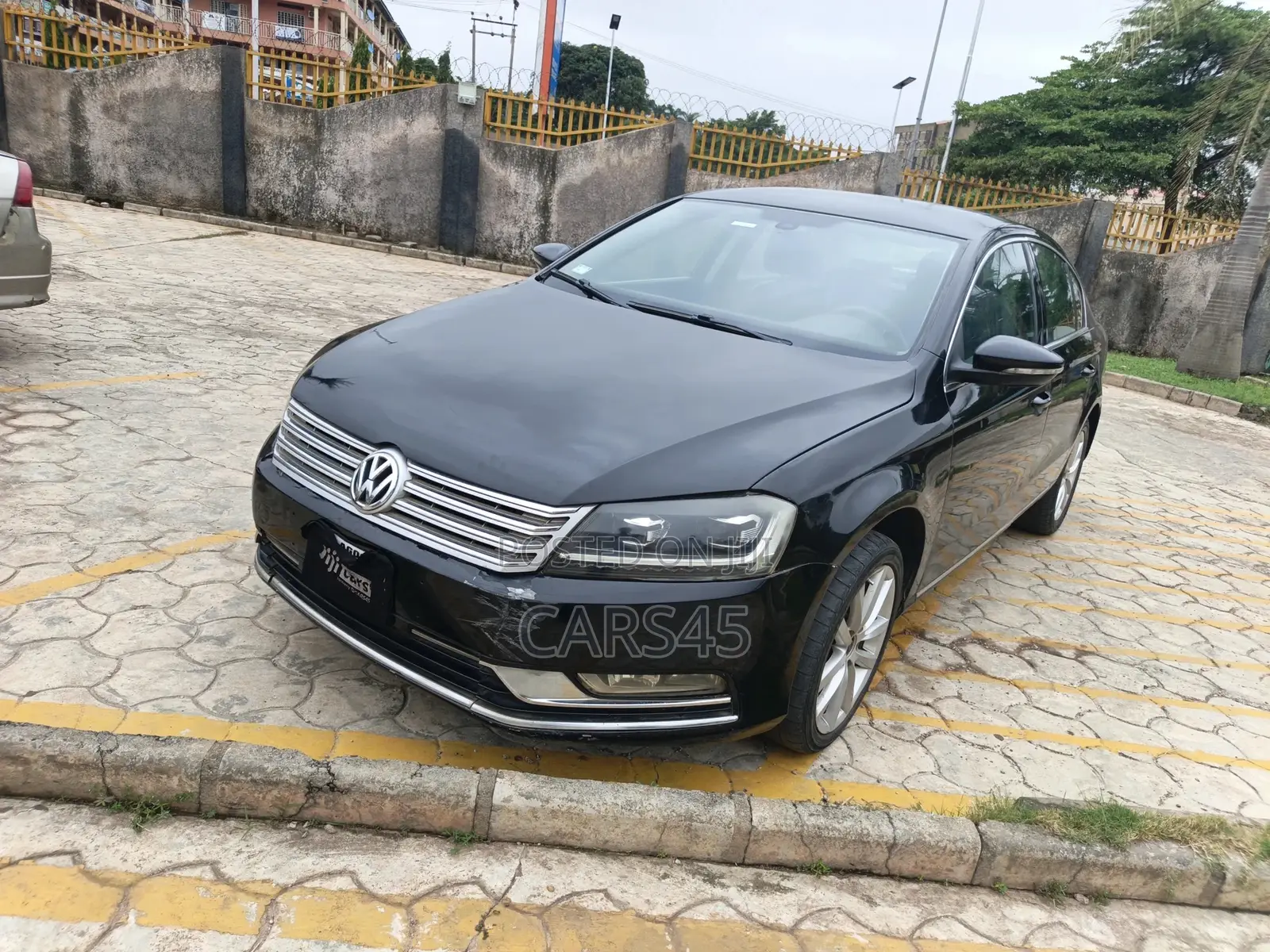Volkswagen Passat 2012 Black
