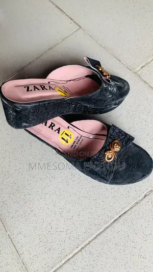 Black Women’s Wedge Sandals – Size 11