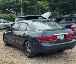 Honda Accord 2005 Gray