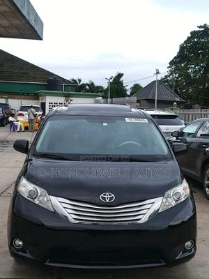 Toyota Sienna XLE AWD 7-Passenger 2013 Black