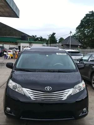 Toyota Sienna XLE AWD 7-Passenger 2013 Black
