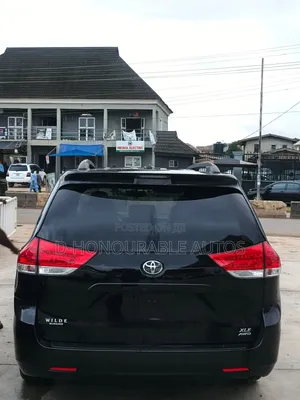 Toyota Sienna XLE AWD 7-Passenger 2013 Black