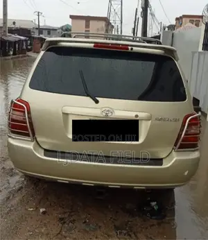 Toyota Highlander V6 2005 Gold