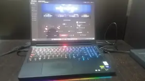 Laptop Lenovo Legion Pro 7 64GB Intel Core Ultra 9 SSD 2T