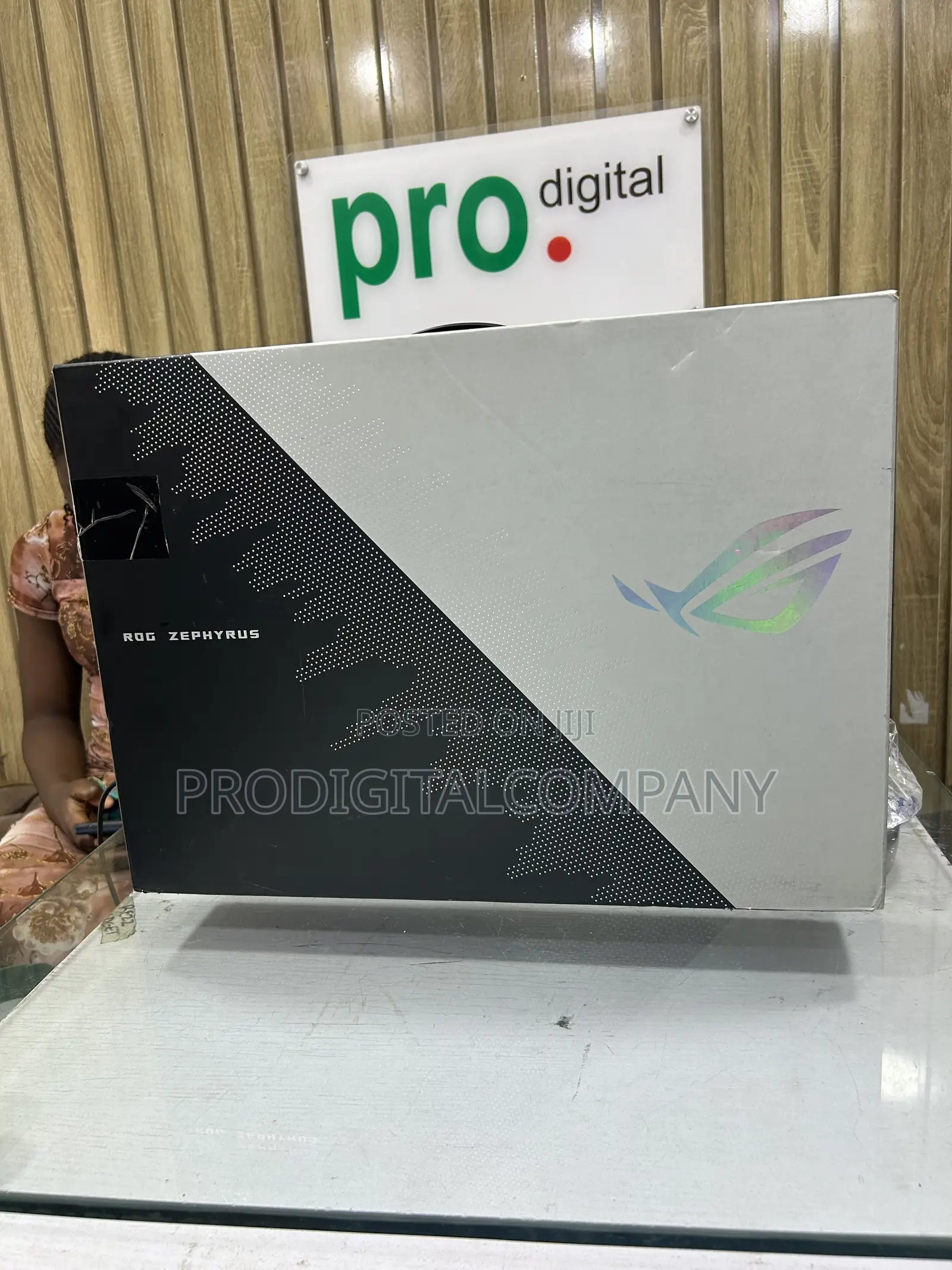 Laptop Asus ROG Zephyrus M16 16GB Intel Core i9 SSD 1T
