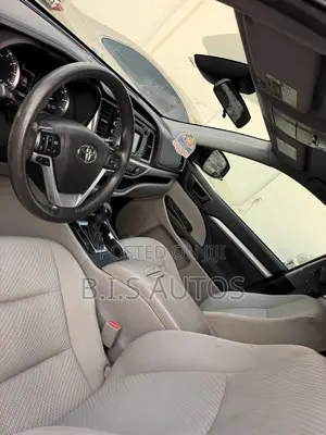 Toyota Highlander LE 4x2 (2.7L 4cyl 6A) 2017 Black
