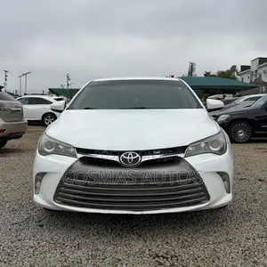 Toyota Camry LE 4dr Sedan (2.5L 4cyl 6A) 2016 White