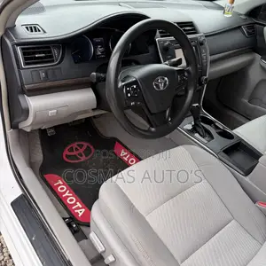 Toyota Camry LE 4dr Sedan (2.5L 4cyl 6A) 2016 White