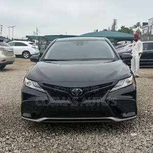 Toyota Camry SE 2021 Black