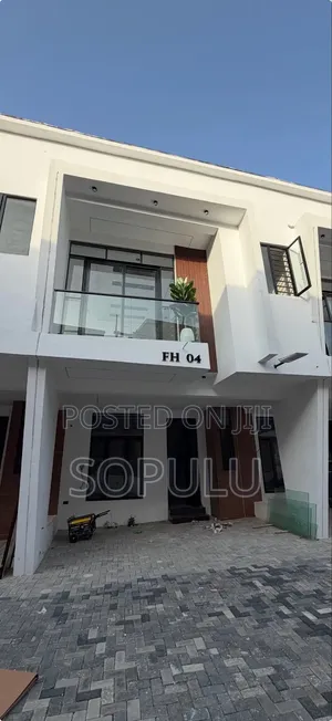 3bdrm Duplex in Ikota Gra for sale