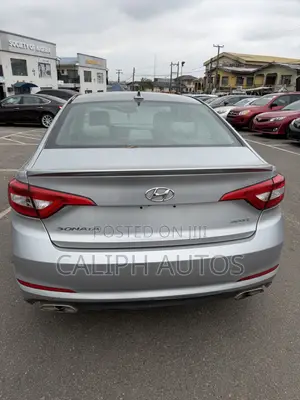 Hyundai Sonata SE 4dr Sedan (2.4L 4cyl 6A) 2015 Silver