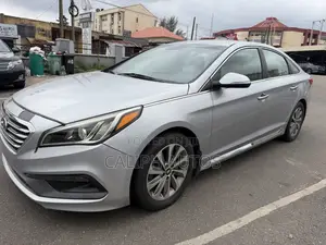 Hyundai Sonata SE 4dr Sedan (2.4L 4cyl 6A) 2015 Silver