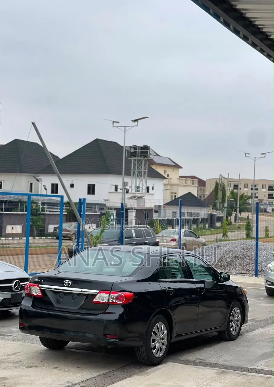 Toyota Corolla 2013 Black