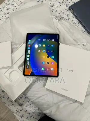 Apple iPad Pro 12.9 (2022) 128 GB Gray