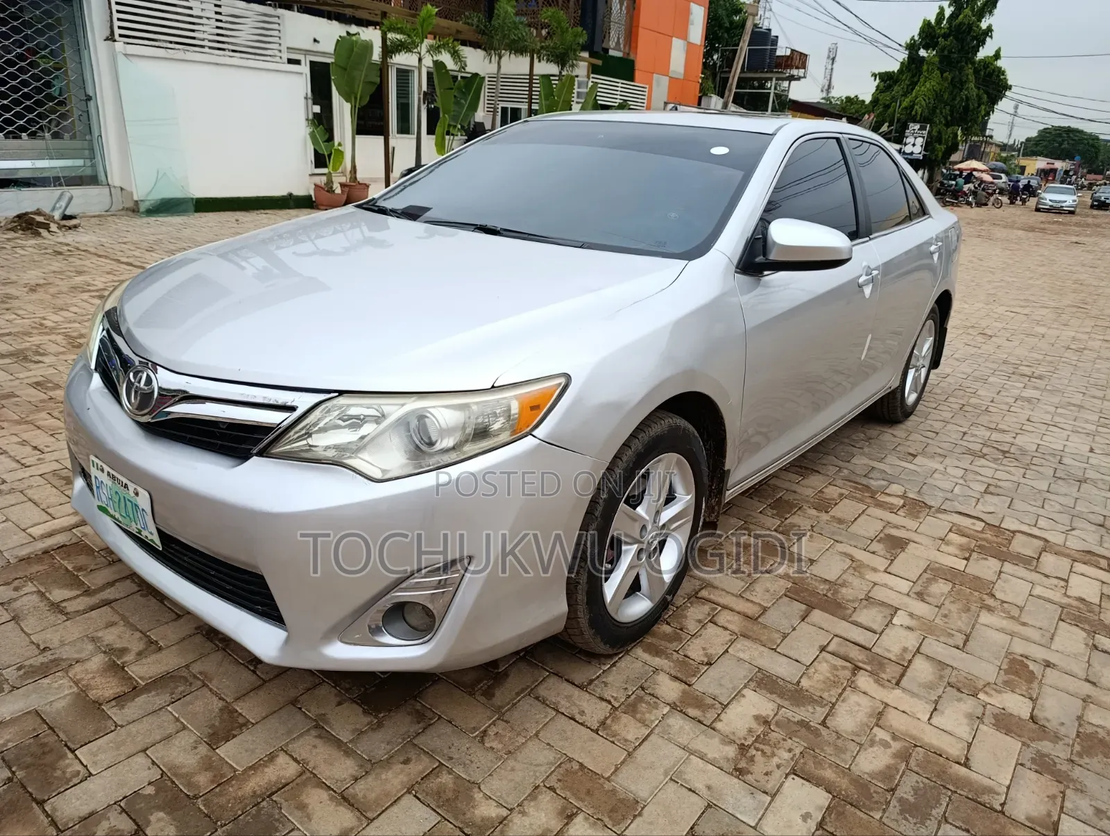 Toyota Camry XLE 4dr Sedan (2.5L 4cyl 6A) 2012 Silver