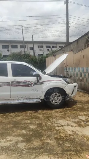 Toyota Hilux 2015 White