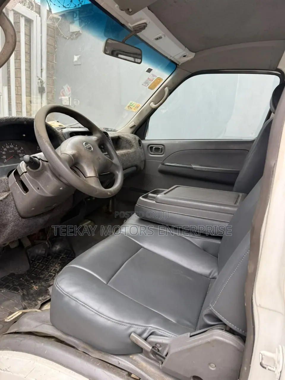 Nissan Caravan (Urvan) 2012 White