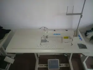 JUKI Industrial Sewing Machine – Straight Stitch Sewing Machine