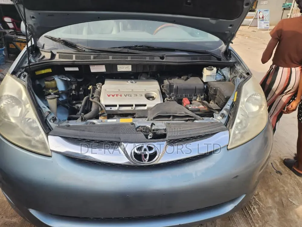 Toyota Sienna 2006 Blue