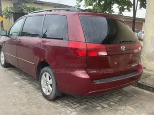Toyota Sienna LE AWD 2005 Red