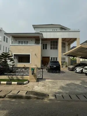 5bdrm Duplex in Chevron for sale
