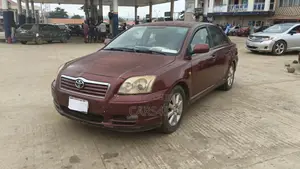 Toyota Avensis 2004 Red