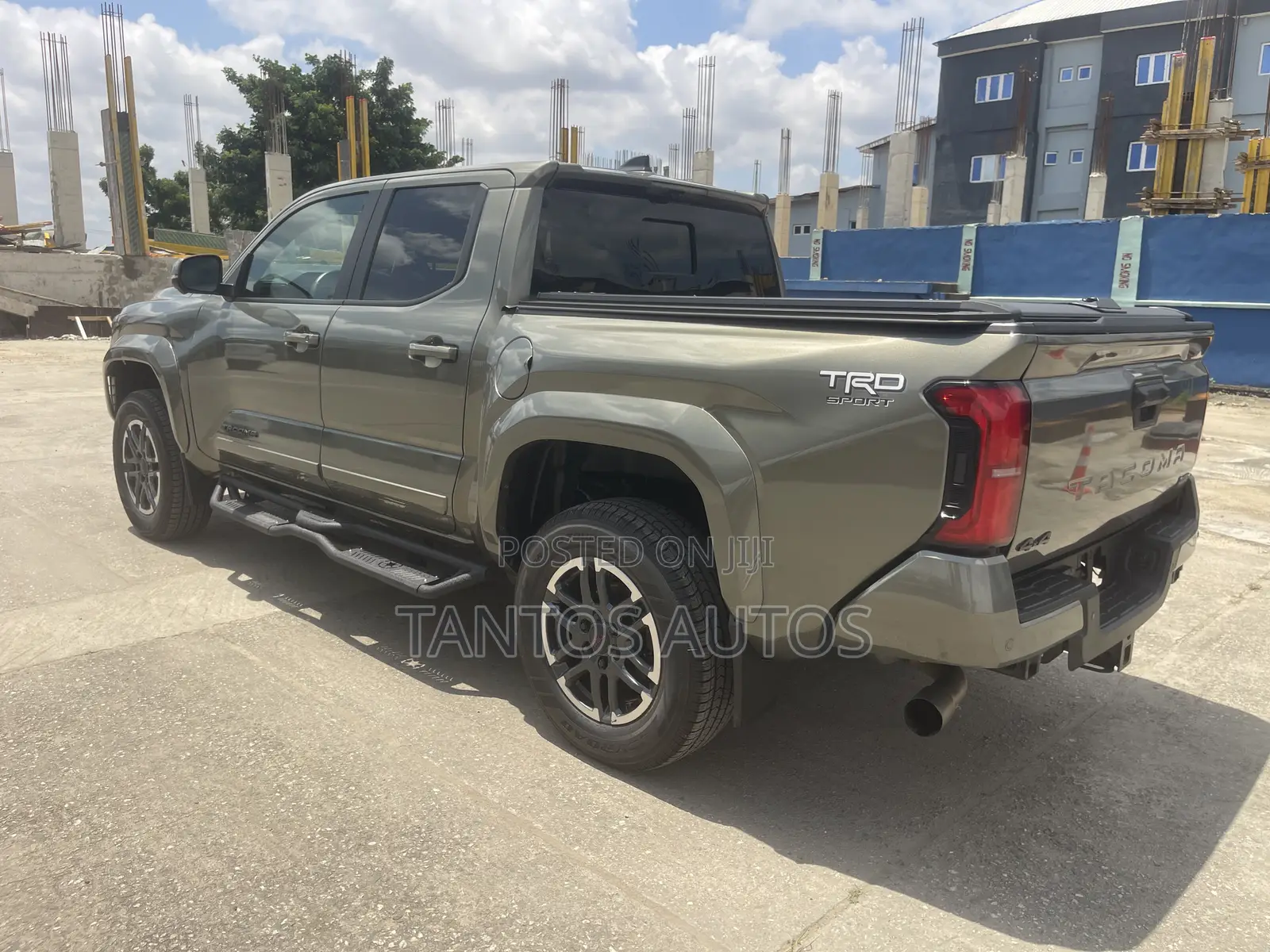 Toyota Tacoma 2024 Green