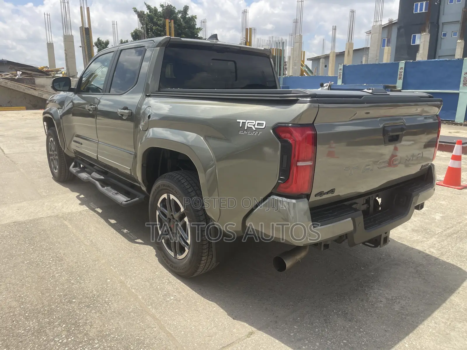 Toyota Tacoma 2024 Green