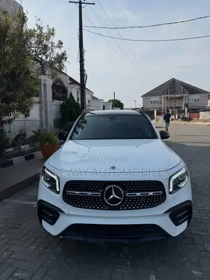 Mercedes-Benz GLB-Class GLB 250 4MATIC 2022 White