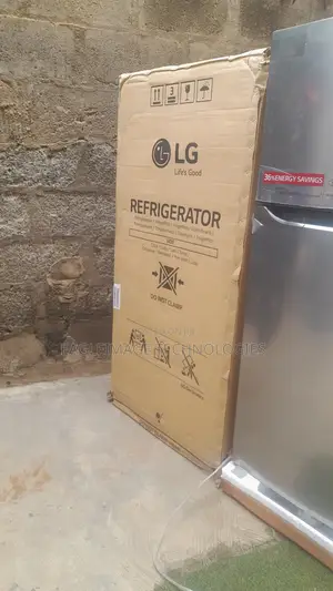 Perfect Kitchen Addition LG GL-C252SLBB 260L Fridge