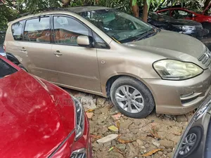 Toyota Picnic 2.0 FWD 2005 Gold
