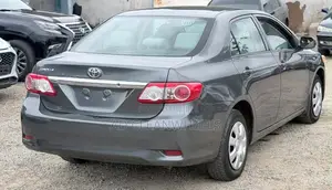 Toyota Corolla LE 4dr Sedan (1.8L 4cyl 4A) 2012 Gray