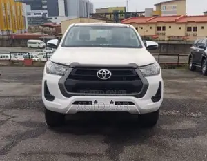 New Toyota Hilux 2025 White
