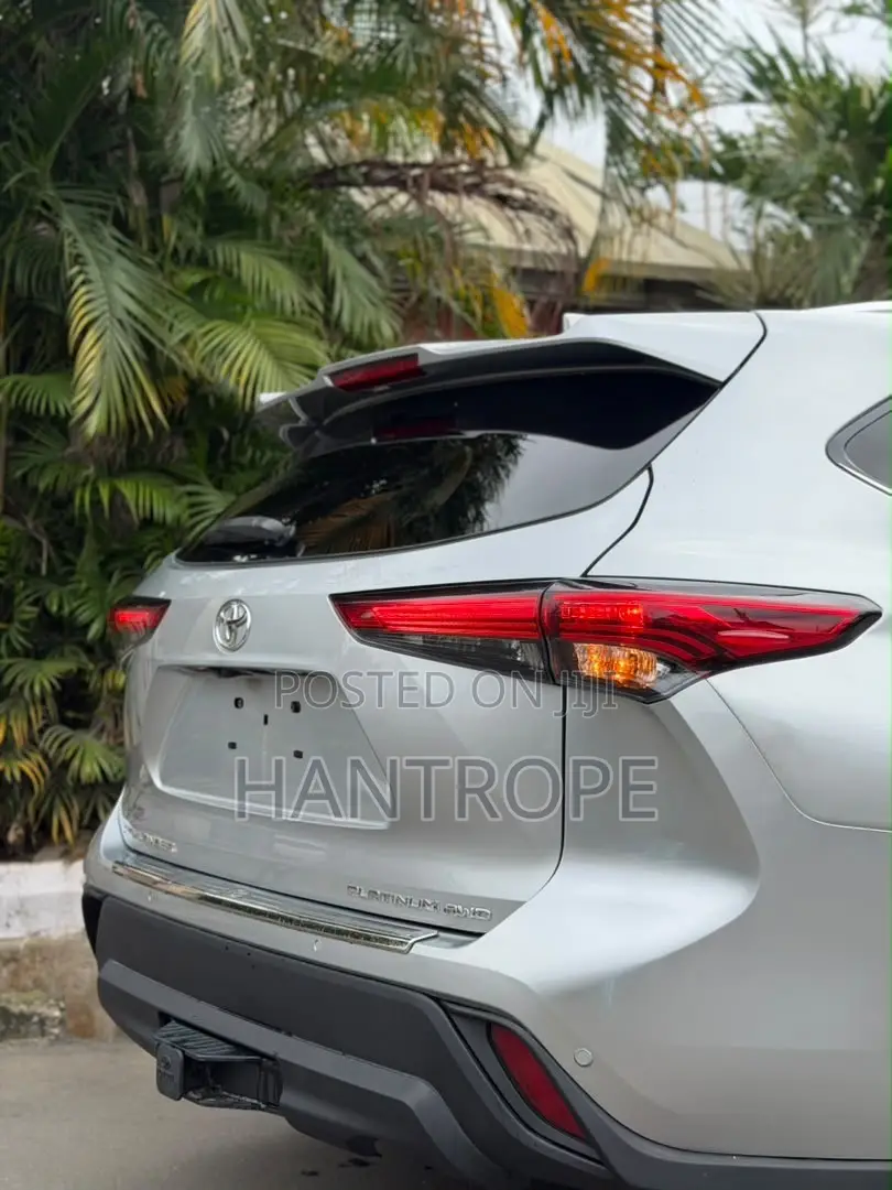 Toyota Highlander Platinum 2021 Silver