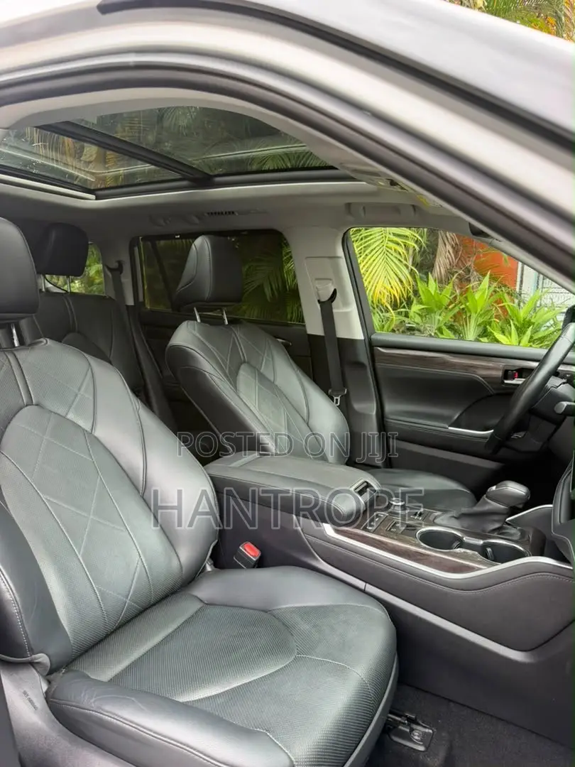 Toyota Highlander Platinum 2021 Silver