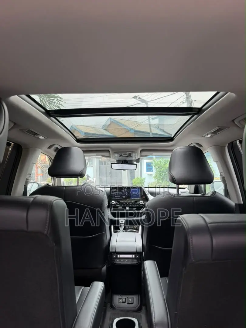 Toyota Highlander Platinum 2021 Silver