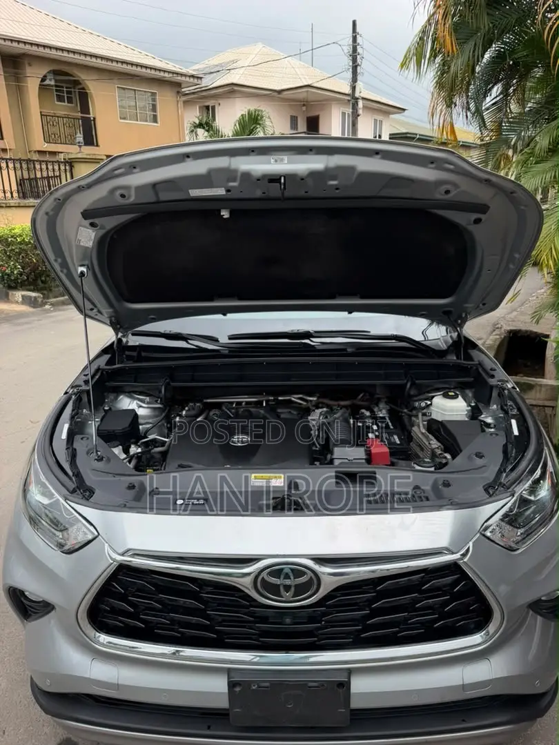 Toyota Highlander Platinum 2021 Silver