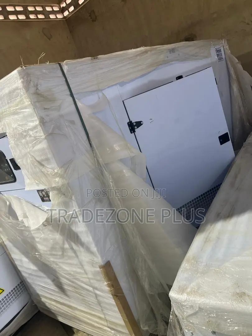 Heavy Duty 450kVA Perkins Soundproof Power Machine