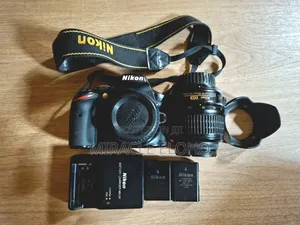 Nikon D3200 Camera ,18 -55mm Lens , Len Bracket and 1 Extra Battery