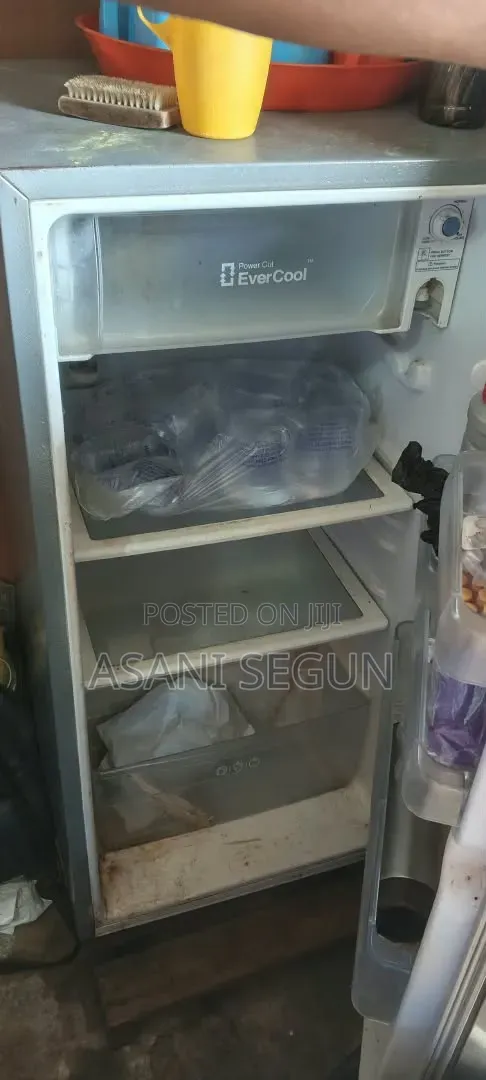 Rrecently Bought Medium Fridge Available for Sell