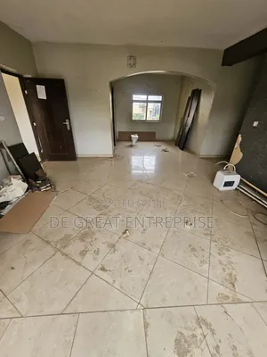3bdrm Block of Flats in Private, Gaduwa for rent