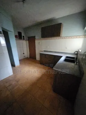 3bdrm Block of Flats in Private, Gaduwa for rent