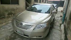 Toyota Camry 2009 Gold