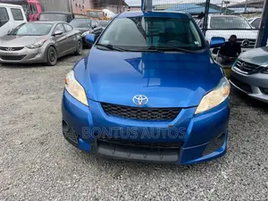 Toyota Matrix S Hatchback AWD (2.4L 4cyl 4A) 2009 Blue