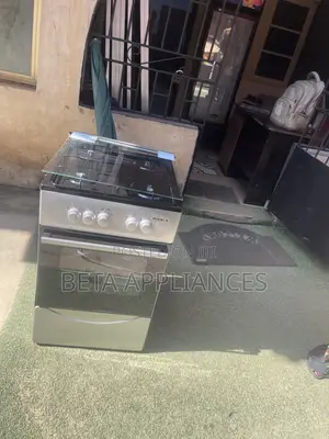 Maxi 4-Burner Gas Cooker With Stylish Grey Finish