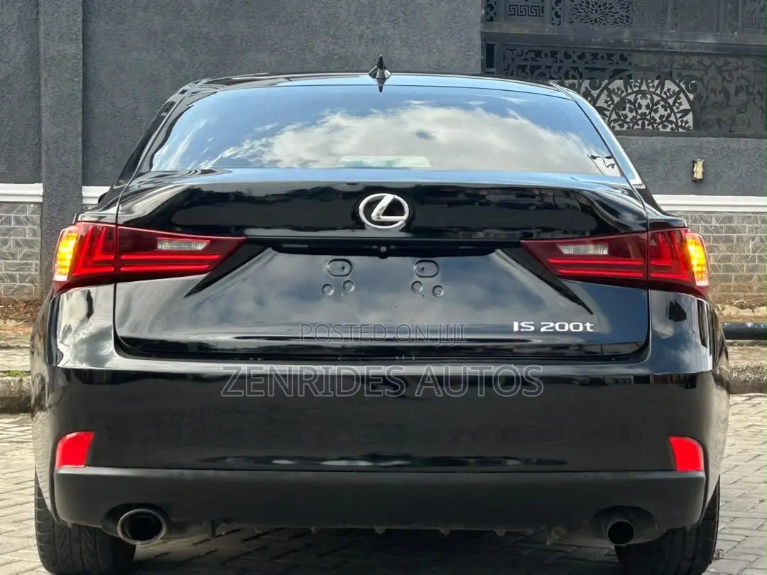 Lexus IS 200t 2016